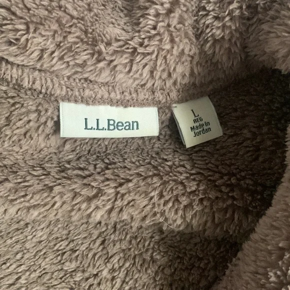 LLBEAN Sherpa quarter zip. Very comfy will keep you warm - Picture 2 of 4